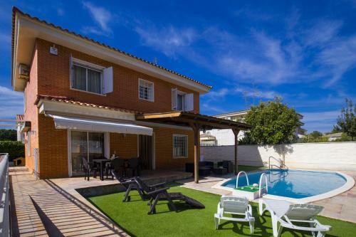 Villa Pluma Planet Costa Dorada - Only Families