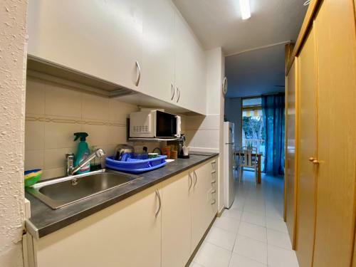 Apartamento Con Servicios, Piscina Y Parking Privado M�x 4 Pax