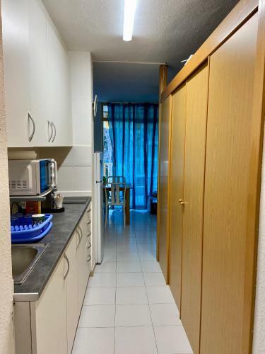 Apartamento Con Servicios, Piscina Y Parking Privado M�x 4 Pax
