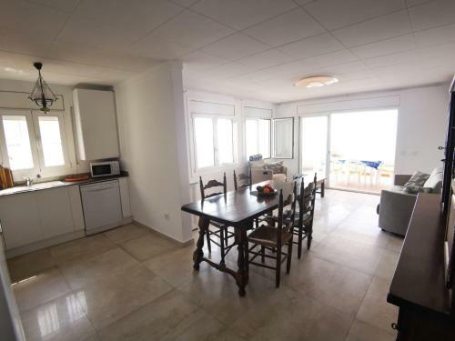 Apartamento Roses, 2 Dormitorios, 4 Personas - Es-228-159