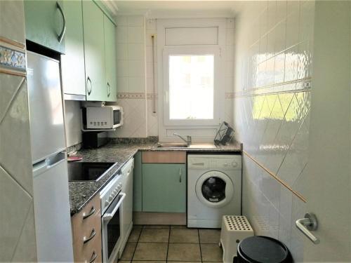 Apartamento Roses, 2 Dormitorios, 4 Personas - Es-258-101