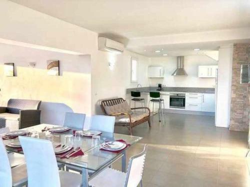 Amplio Apartamento Con Jard�n En Almadrava
