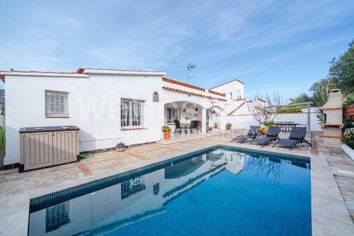 Wehostyou - Belle Maison Roses, Mas Bosc� 12