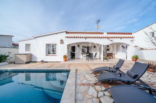 Wehostyou - Belle Maison Roses, Mas Bosc� 12