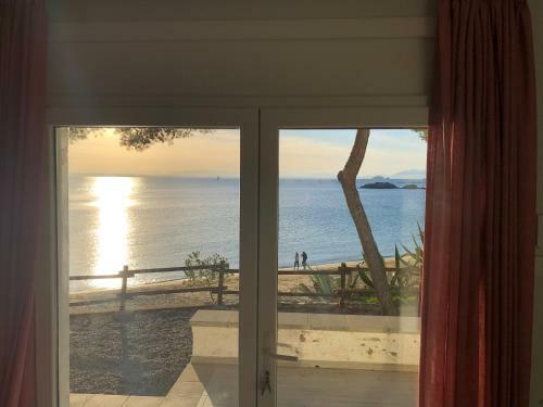 Villa Veur�s El Mar - Almadrava Beach House