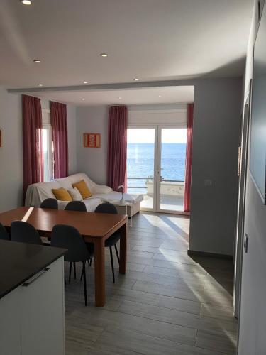 Villa Veur�s El Mar - Almadrava Beach House