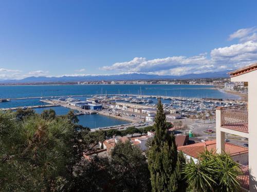 Apartamento Roses, 3 Dormitorios, 5 Personas - Es-228-94