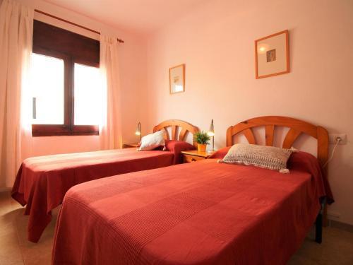 Apartamento Roses, 4 Dormitorios, 6 Personas - Es-228-97
