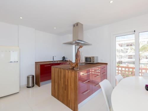 Apartamento Roses, 2 Dormitorios, 4 Personas - Es-228-117