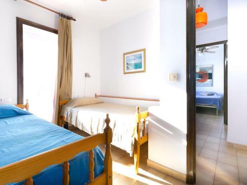 Apartamento Roses, 2 Dormitorios, 4 Personas - Es-228-106