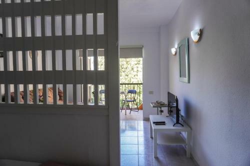 Apartamento Modern Studio Close To The Beach With Pool