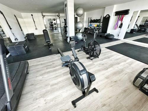 Apartamento Modern Oasis - Pool, Gym & Tennis