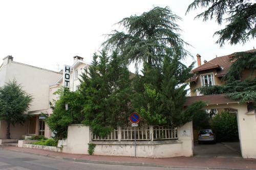 Hotel H�tel Le Lyon Bron
