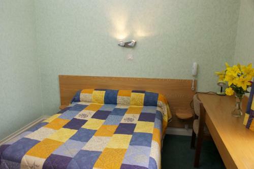 Hotel H�tel Le Lyon Bron