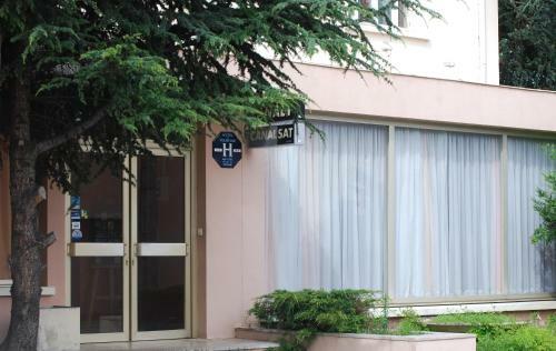 Hotel H�tel Le Lyon Bron