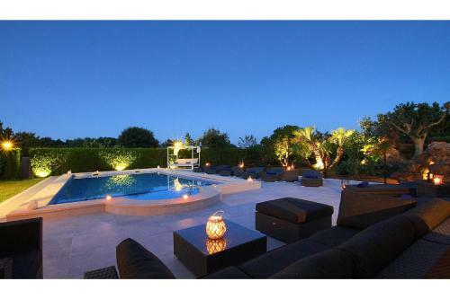Superb Pollensa Villa - 5 Bedrooms - Villa Fiorever - Mountainside Views - Pool Table