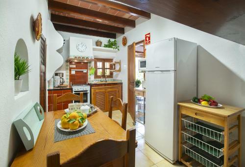 Owl Booking Villa Can Bandera - Rustic Stay