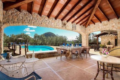 Villa Rustic House With Views To The Pollensa Mountains