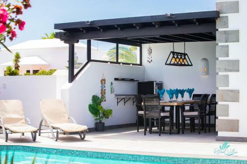 Gorgeous Newly Renovated 4-bedroom Villa!