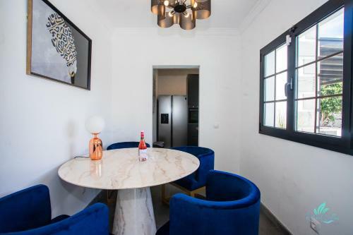 Gorgeous Newly Renovated 4-bedroom Villa!