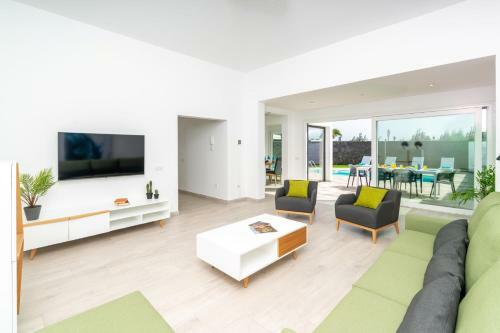 Villa La Nueva By Villa Plus