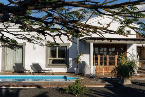 Villa Mo Luxury Heated Pool