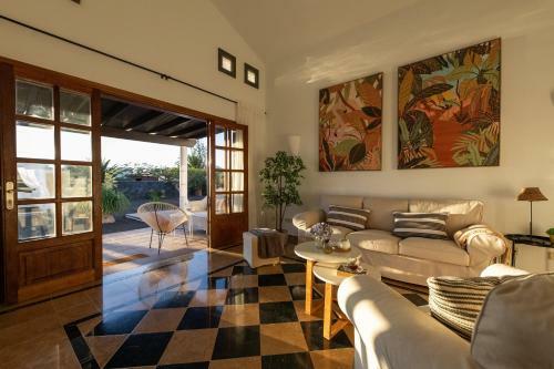 Villa Mo Luxury Heated Pool