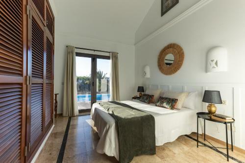 Villa Mo Luxury Heated Pool