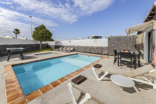 Villa Bezanilla - Villasexperience