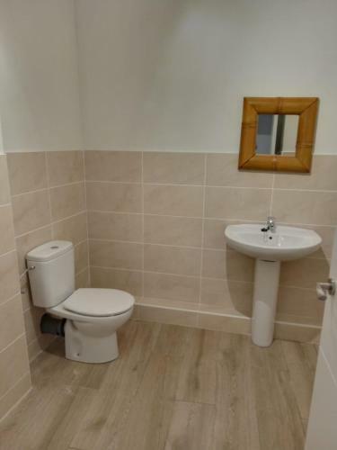 Centrally Located Two Bed Apartment In El Perell�