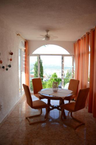 Chalet Independiente Con Vistas Al Mar