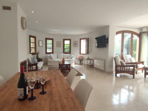 Casa Calonge, 4 Dormitorios, 6 Personas - Es-209-56