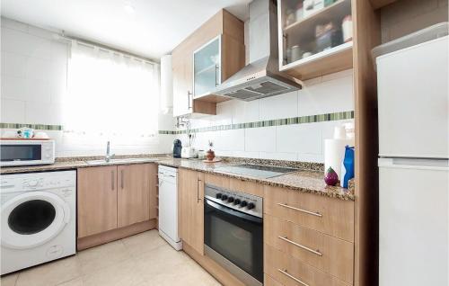 Stunning Apartment In Oropesa With House Sea View