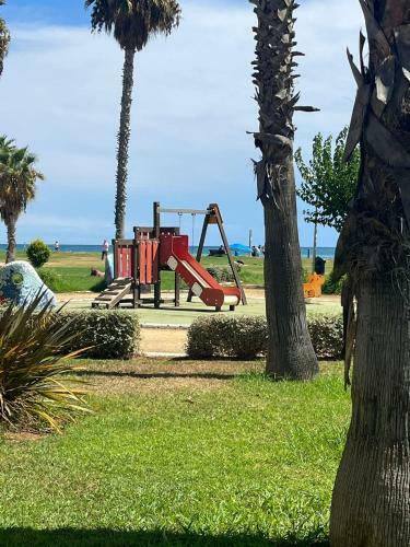 Apartamento Beachfront Family Retreat, Marina D'or