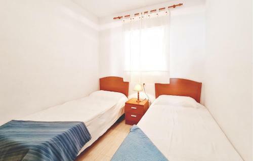 Stunning Apartment In Oropesa Del Mar With Wi-fi