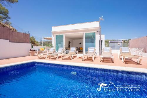 Villa Senia, Close To Sitges With Private Pool