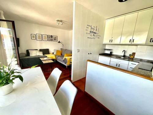 Apartamento R�a Navia El Esp�n 31a01