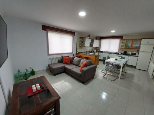 Acogedora Casa De Campo- Bajo Con Finca-