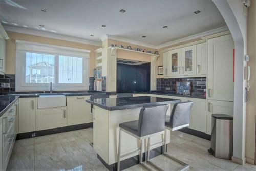 Casa Isabella Villa With Heated Pool