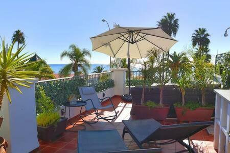 Apartamento En Primera Linea De Playa Con Parking