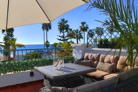 Apartamento En Primera Linea De Playa Con Parking