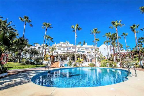Apartamento Lovely 2 Bedroom In Oasis De Capistrano, Nerja