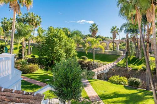 Apartamento Lovely 2 Bedroom In Oasis De Capistrano, Nerja