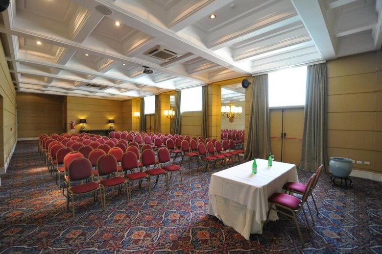 Amerian Executive Hotel