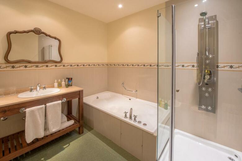 Kau Yatun Hotel Boutique