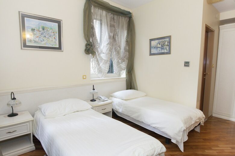 Hotel Peristil