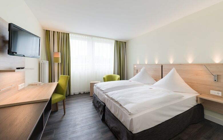 Hotel Woehrdersee Mercure