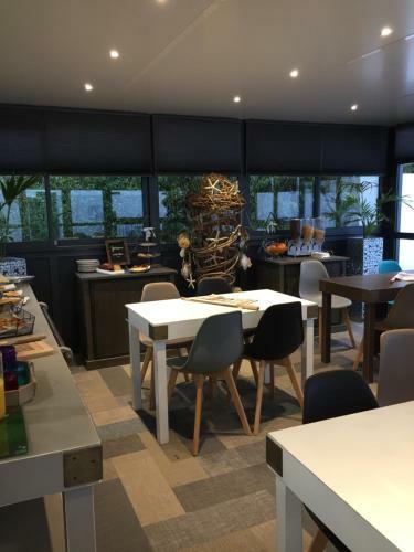 Hotel H�tel Balladins La Rochelle / Aytr�