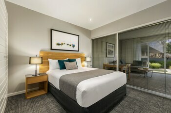 Aparthotel Quest Brighton On The Bay