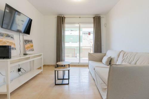 Apartamento Moncofa Beachside Retreat: Poolside Bliss